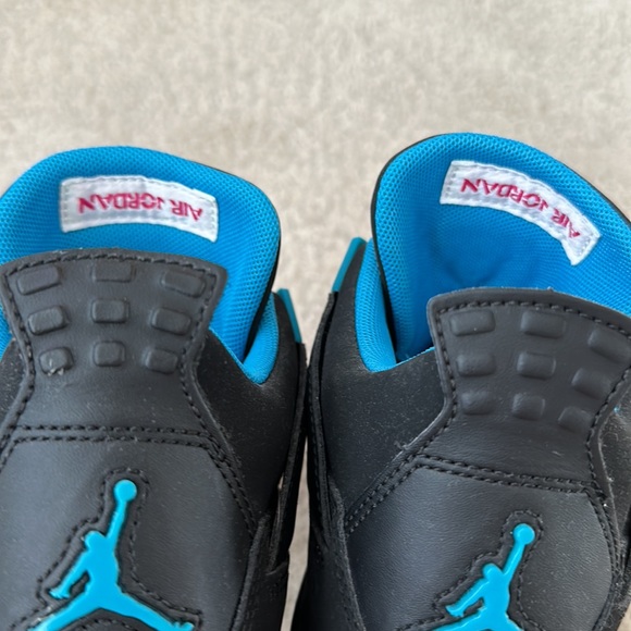 Jordan 4 Retro - Picture 7 of 8
